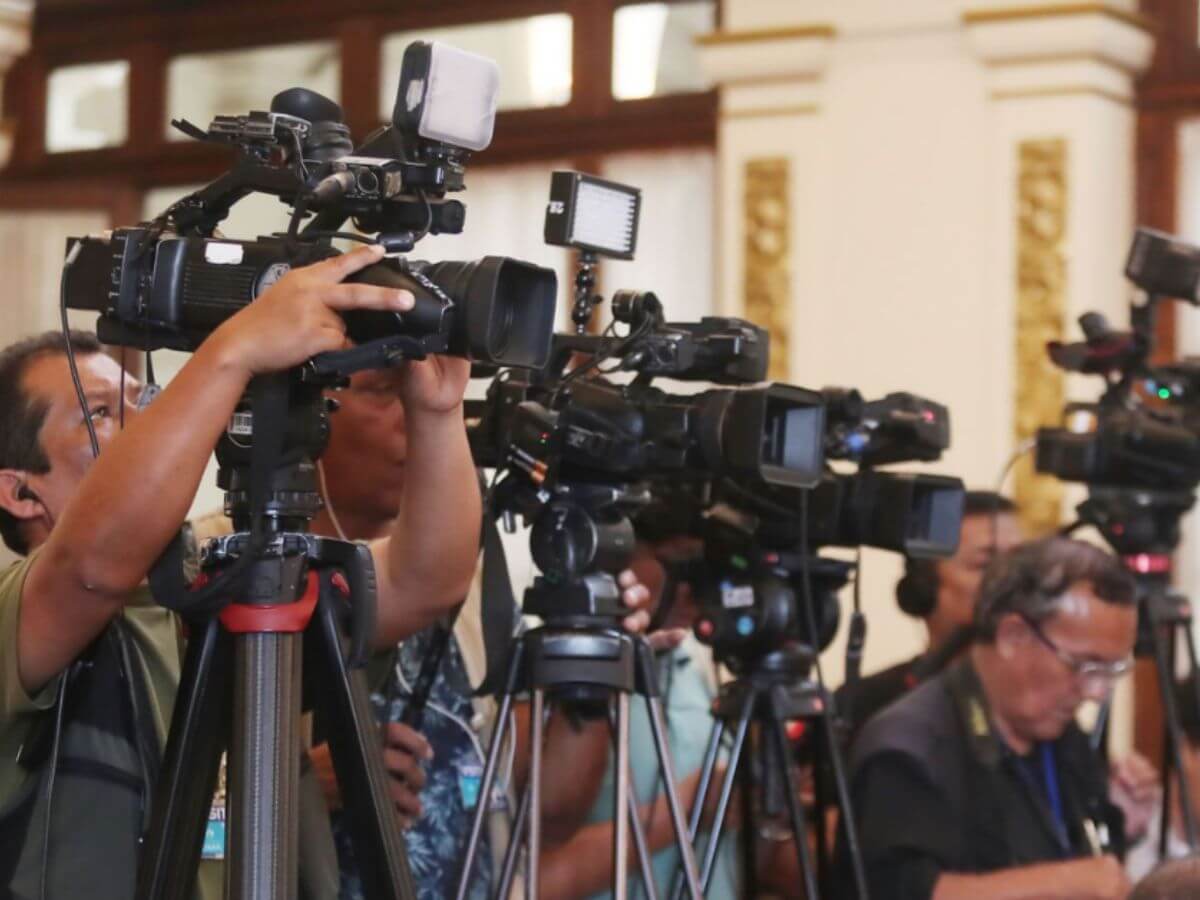 periodistas peruanos